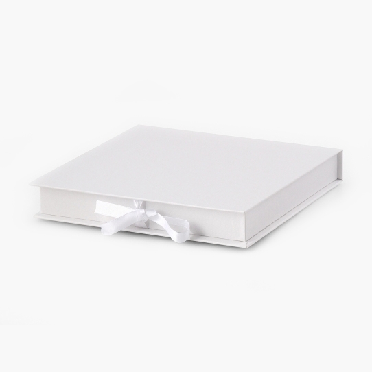 Pudełko na fotoksiażkę, Krabica na fotoknihu 20x20 biela z ekokože, 24x24 cm