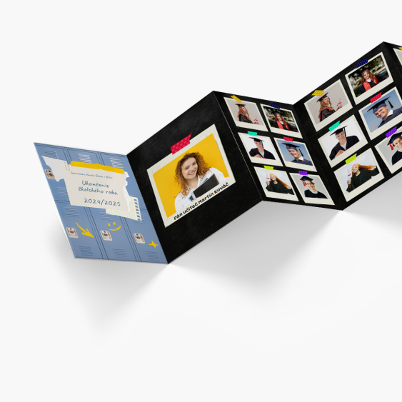 Leporelo z fotografií, V škole